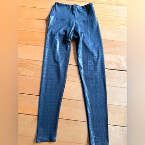 Women’s metallic snake skin stretchy leggings